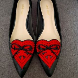 Nine west heart point toe flats black